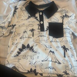 SHEIN Black and White Dinosaur Print Kids Shirt